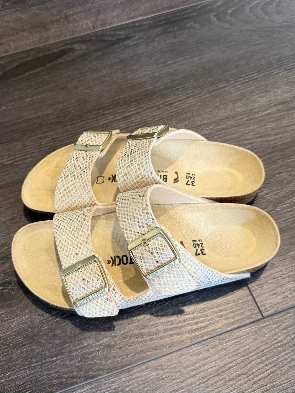 NWOB Birkenstock Arizona Shiny Python Sandals – Eggshell/Gold - 37